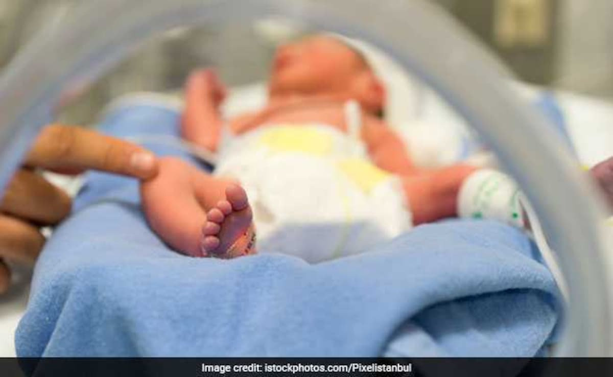 London момиченце стана първото във Великобритания родена от трансплантация на