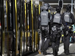 नीदरलैंड में कॉम्बेट गियर में आए हथियारबंद शख्स ने अपार्टमेंट और अस्पताल में फायरिंग की नीदरलैंड में कॉम्बेट गियर में आए हथियारबंद शख्स ने अपार्टमेंट और अस्पताल में फायरिंग की