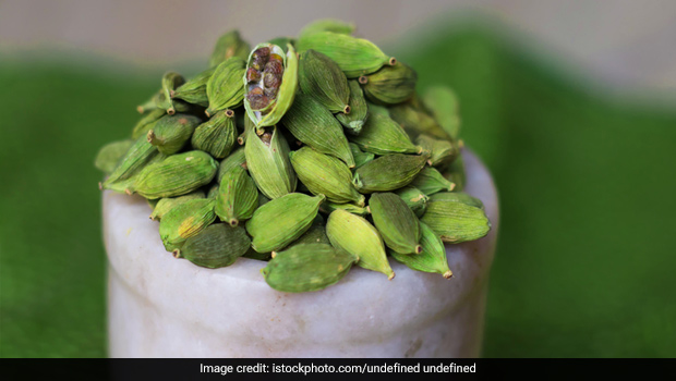 Cardamom For Hypertension: इलायची के फायदे, कैसे High Blood Pressure को कंट्रोल करता है यह मसाला...