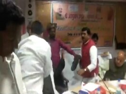 "<i>Bharatiya Joota Party</i>": Congress Barb On Shoe Fight Between BJP Leaders "<i>Bharatiya Joota Party</i>": Congress Barb On Shoe Fight Between BJP Leaders