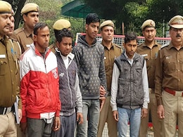 दिल्ली : युवती की गैंगरेप के बाद हत्या, शव बैग में डालकर फेंका; चार आरोपी गिरफ्तार दिल्ली : युवती की गैंगरेप के बाद हत्या, शव बैग में डालकर फेंका; चार आरोपी गिरफ्तार