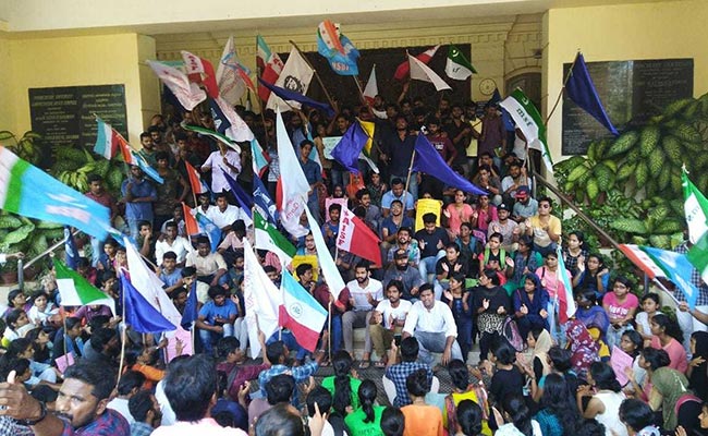 Pondicherry University Administration Meets Protesting Students, Agitation Called Off