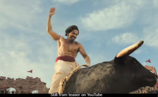 <I>Kalank</i> Teaser Reminds Twitter Of <I>Baahubali</i>+ "<I>Padmaavat</i>" + <I>Devdas</i>