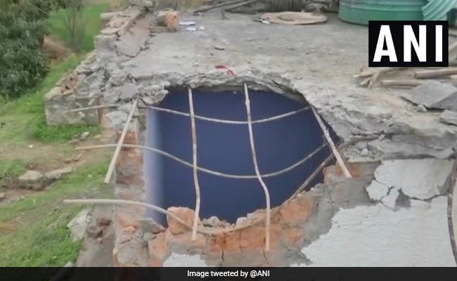 एक हफ्ते में 60 से ज्यादा बार पाकिस्तान ने तोड़ा सीजफायर, हॉवित्जर तोप का कर रहा है इस्तेमाल, देखें तस्वीरें