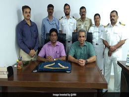 Air Passenger Arrested For Smuggling Gold Worth Rs 18 Lakh Air Passenger Arrested For Smuggling Gold Worth Rs 18 Lakh