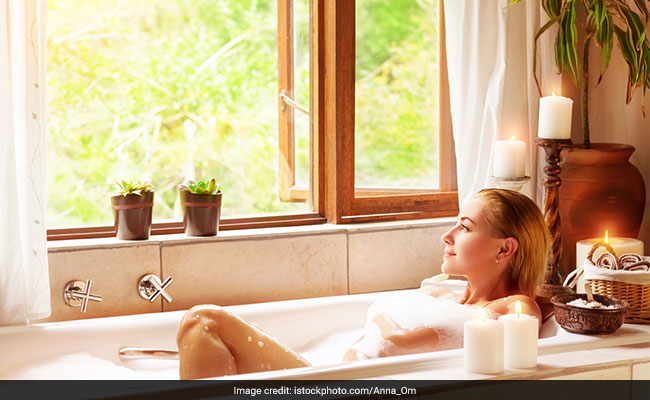 5 Ways To Turn Your Bath Into A Relaxing Spa