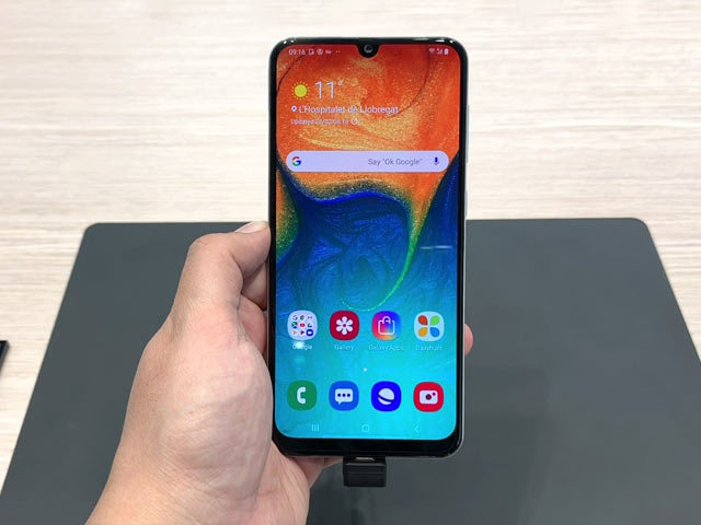 Samsung Galaxy A50, Galaxy A30 First Look
