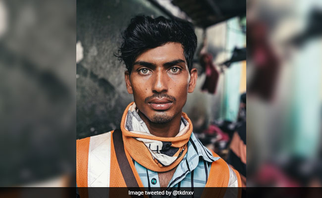 Bangladeshi Worker's Photo Goes Viral, Twitter Reminded Of 'Afghan Girl'