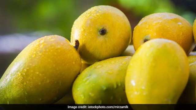 Diabetes fruit: Mangoes contain mangiferin, a polyphenol which can stabilise blood sugar levels