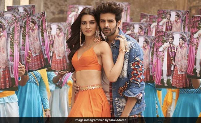 <i>Luka Chuppi</i> Box Office Collection Day 4: Kartik Aaryan And Kriti Sanon's Film Maxes Mahashivratri, Speeds Past Rs 40 Crore