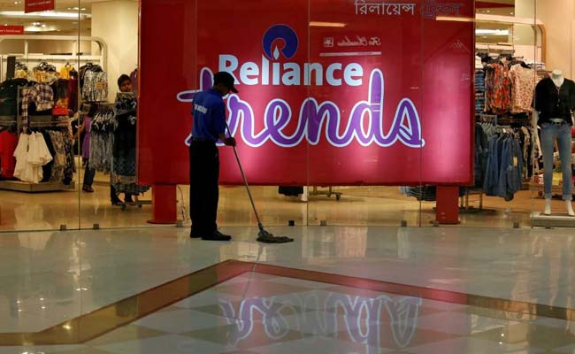 Amazon को झटका : रिलायंस-फ्यूचर ग्रुप की 24,713 करोड़ की डील हुई डन, SEBI ने दी मंजूरी