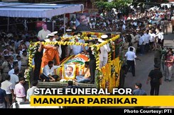 Manohar Parrikar Cremated With State Honours, Thousands Join Procession Manohar Parrikar Cremated With State Honours, Thousands Join Procession