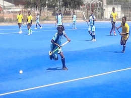 Women's Day :  नक्सली प्रभावित बस्तर में ITBP ने बनाई लड़कियों की पहली हॉकी टीम Women's Day :  नक्सली प्रभावित बस्तर में ITBP ने बनाई लड़कियों की पहली हॉकी टीम