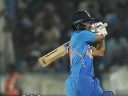IND vs AUS 1st ODI: केदार जाधव ने दिया वर्ल्ड कप में अपनी भूमिका को लेकर इशारा IND vs AUS 1st ODI: केदार जाधव ने दिया वर्ल्ड कप में अपनी भूमिका को लेकर इशारा