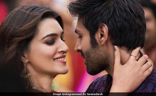 <i>Luka Chuppi</i> Box Office Collection Day 5: Kartik Aaryan And Kriti Sanon's Film Is Just A Few Crores Away From Scoring A Half Century