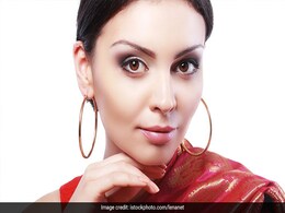 Add Sparkle To Casual Looks With These 10 Gold Hoops Under Rs 500 Add Sparkle To Casual Looks With These 10 Gold Hoops Under Rs 500