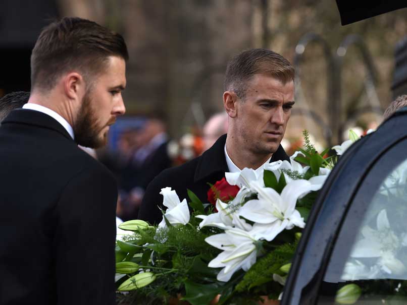 Fans Line Streets To Pay Tribute To 1966 World Cup Hero Gordon Banks