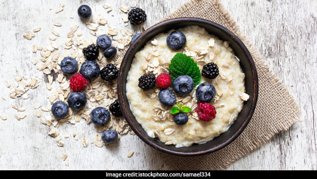 Oatmeal helps maintain energy levels and should be consumed 1-2 hours prior to working out