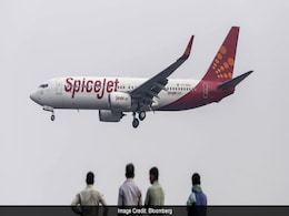 स्पाइस जेट ने जेट एयरवेज के 100 से ज्यादा पायलटों और केबिन क्रू को दी नौकरी : रिपोर्ट स्पाइस जेट ने जेट एयरवेज के 100 से ज्यादा पायलटों और केबिन क्रू को दी नौकरी : रिपोर्ट