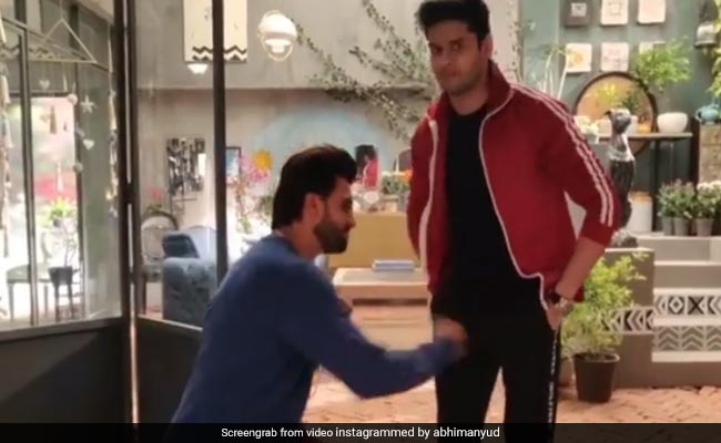 ये एक्टर बोला ‘मर्द को दर्द नहीं होता’ तो रणवीर सिंह ने जड़ दिया मुक्का और फिर...देखें Video