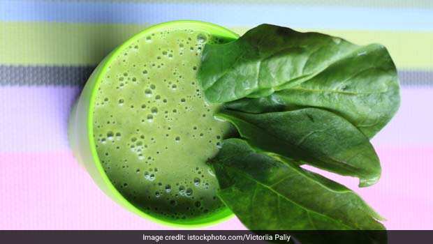 Juice For Hypertension: हाई ब्लड प्रेशर को कंट्रोल करने के लिए पालक जूस में मिलाएं ये एक चीज, रोजाना सुबह पिएं!