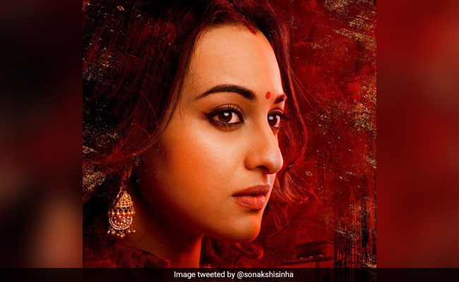 <I>Kalank</i>: Sonakshi Sinha's First Look As Satya. Can't Take Eyes Off Her