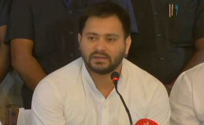 AIMIM नेता के '15 करोड़ मगर 100 करोड़ पर भारी' बयान पर तेजस्वी ने BJP को घेरा- 'तो कट्टरपंथी BJP ने अब...'