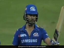 हारकर भी हीरो बने युवराज सिंह, चौके छक्कों की बरसात देख लोग लगाने लगे- युवी-युवी के नारे, देखें VIDEO हारकर भी हीरो बने युवराज सिंह, चौके छक्कों की बरसात देख लोग लगाने लगे- युवी-युवी के नारे, देखें VIDEO