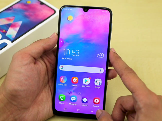 Samsung Galaxy M30 Unboxing And First Look