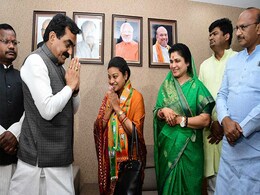 BJP-कांग्रेस दोनों के लिए मुश्किल है मध्यप्रदेश, बागी बिगाड़ सकते हैं खेल BJP-कांग्रेस दोनों के लिए मुश्किल है मध्यप्रदेश, बागी बिगाड़ सकते हैं खेल