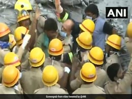 धराशायी हुई पांच मंजिला बिल्डिंग के मलबे में दबा एक शख्स तीन दिन बाद चलकर बाहर आया, देखें- VIDEO धराशायी हुई पांच मंजिला बिल्डिंग के मलबे में दबा एक शख्स तीन दिन बाद चलकर बाहर आया, देखें- VIDEO
