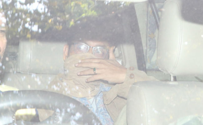 इरफान खान ने स्कार्फ से ढक रखा था मुंह, 'Hindi Medium 2' से वापसी करने की तैयारी- देखें Pics