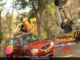 Khatron Ke Khiladi 9 Grand Finale: अक्षय कुमार ने किया धमाकेदार स्टंट, कार के ऊपर से उछलते हुए उठा ली ट्रॉफी- देखें Video Khatron Ke Khiladi 9 Grand Finale: अक्षय कुमार ने किया धमाकेदार स्टंट, कार के ऊपर से उछलते हुए उठा ली ट्रॉफी- देखें Video