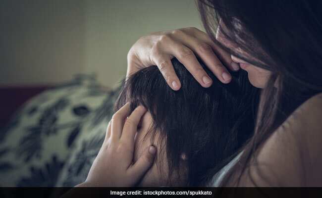 कैसे जानें कि साथी झूठ बोल रहा है, यहां हैं 4 सुपर टिप्स...