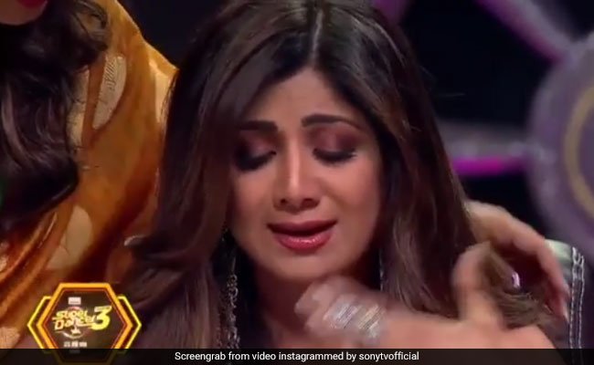 शिल्पा शेट्टी फूट-फूटकर रोने लगीं, जब स्टेज पर देखा बच्चे का इमोशनल डांस- देखें Video