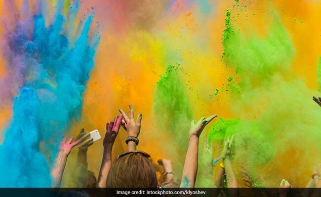 7 Fun T-shirts That Will Get You Into The Holi Mood 7 Fun T-shirts That Will Get You Into The Holi Mood