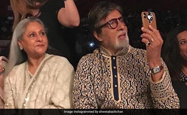 Shweta Or Amitabh Bachchan, Who Captioned Dad-Moment Pic Better?