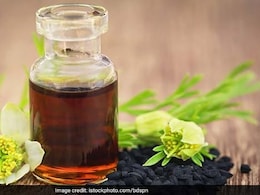 टूटते बालों को रोकने में मददगार है कलौंजी का तेल, जानिए इसे इस्तेमाल करने का तरीका और फायदे टूटते बालों को रोकने में मददगार है कलौंजी का तेल, जानिए इसे इस्तेमाल करने का तरीका और फायदे