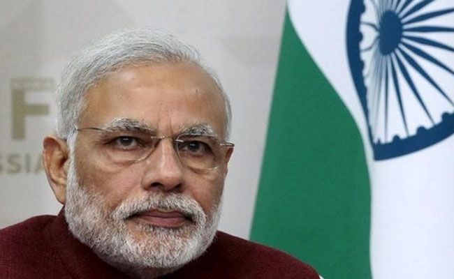 चुनावी आचार संहिता की धज्जिया उड़ाता भारतीय रेलवे, अभी भी लगे हुए हैं पीएम मोदी के पोस्टर्स और बैनर