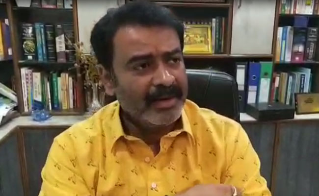 गिरिराज सिंह से बीजेपी के ही एमएलसी ने कहा-  नौटंकी बंद करें, बेगूसराय आकर चुनाव की तैयारी करें