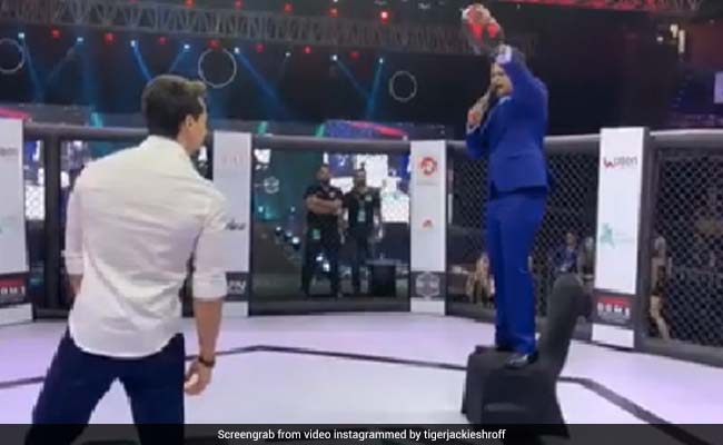 टाइगर श्रॉफ ने मारी ऐसी किक, उड़ जाएंगे होश- देखें वायरल Video