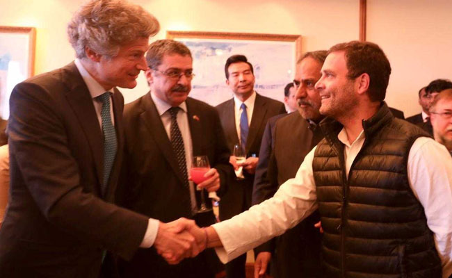 कांग्रेस का अनौपचारिक भोज, राहुल गांधी ने विदेशी राजनयिकों से मुलाकात की