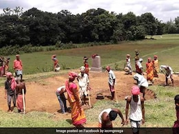 MGNREGA श्रमिकों के लिए बड़ी खबर, अब आधार बेस्ड पेमेंट सिस्टम के जरिये होगा मजदूरी का भुगतान MGNREGA श्रमिकों के लिए बड़ी खबर, अब आधार बेस्ड पेमेंट सिस्टम के जरिये होगा मजदूरी का भुगतान