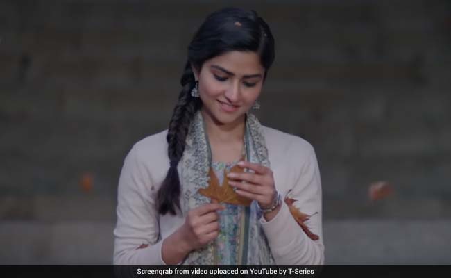 <i>Notebook</i> Song <i>Laila</i> Is All About Pranutan's Declaration Of Love For Zaheer Iqbal