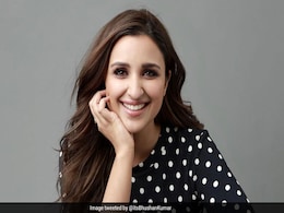 साइना नेहवाल के बैडमिंटन वीडियो देखकर बायोपिक की तैयारी कर रहीं परिणीति चोपड़ा साइना नेहवाल के बैडमिंटन वीडियो देखकर बायोपिक की तैयारी कर रहीं परिणीति चोपड़ा