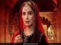 <i>Kalank</i>: Madhuri Dixit Shares New Poster Of 'Mysterious And Enchanting' Bahaar Begum <i>Kalank</i>: Madhuri Dixit Shares New Poster Of 'Mysterious And Enchanting' Bahaar Begum