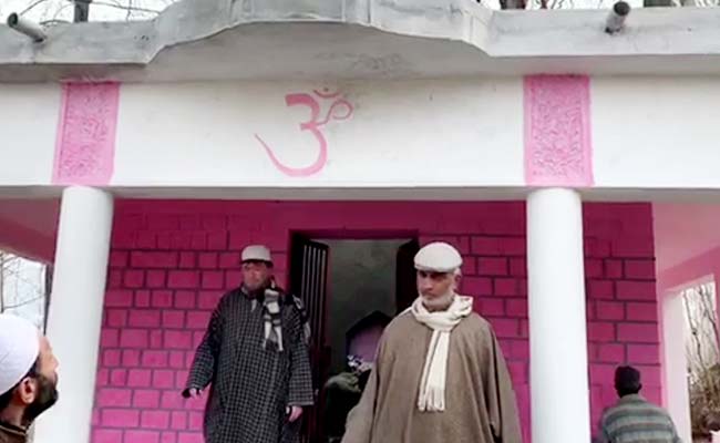 Neighbours Join Hands To Restore Old Temple In Jammu And Kashmir's Pulwama Neighbours Join Hands To Restore Old Temple In Jammu And Kashmir's Pulwama