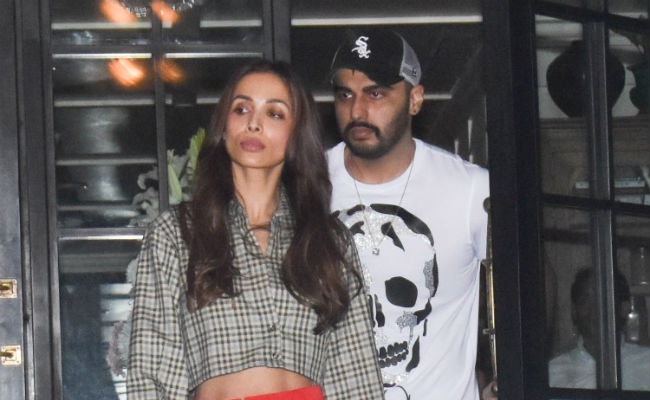 Malaika Arora Is Burning Up The Trends List, With Arjun Kapoor And Arbaaz Khan