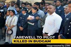 Wife Of Chopper Pilot Killed In Budgam Crash Stands Strong At Cremation Wife Of Chopper Pilot Killed In Budgam Crash Stands Strong At Cremation