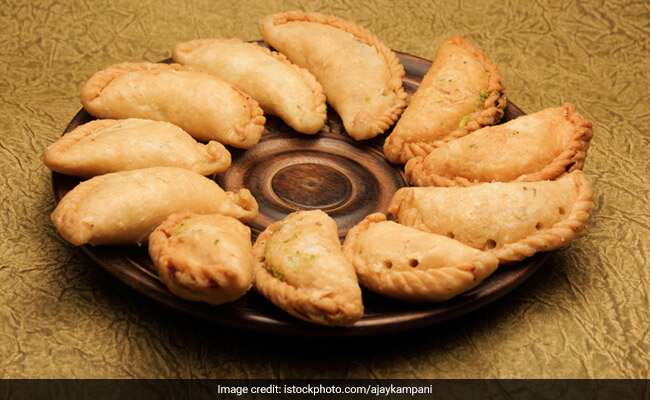 Try These Healthy Protein-Rich And Low-Fat Gujiyas This Holi